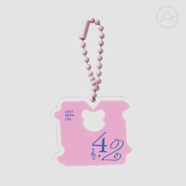 𝄞 24/7club – 42 Keychain (pink)