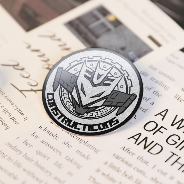 Round Metal Badge Construct