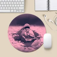 Piers Wanting A Change Round Mouse Pad