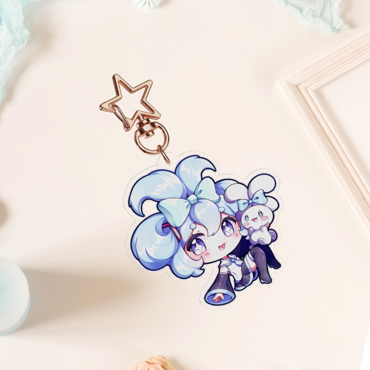 Cinnamon Roll Miku Keychain