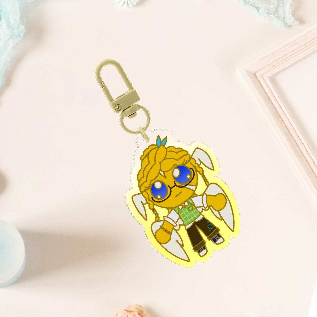 Staring Yellow Keychain