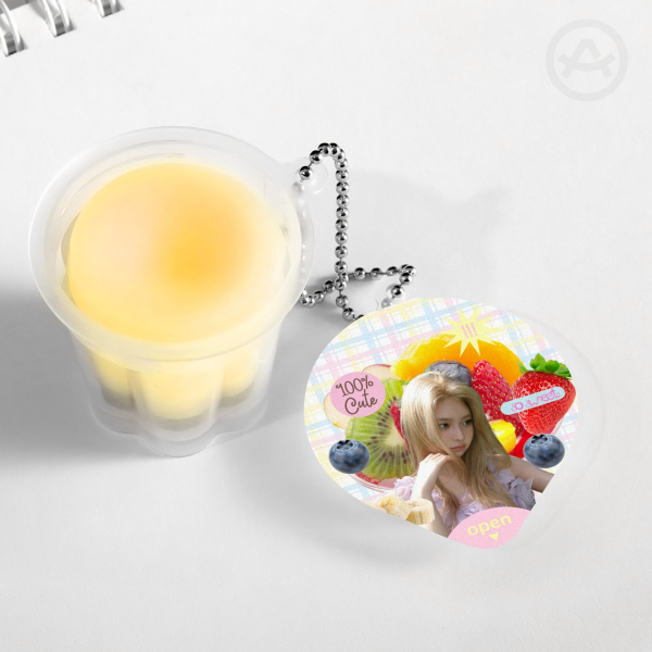 KIIIKIII haum 'mixed fruits' pudding keychain