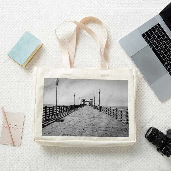 Black and White Pier Photography || Vertical Part-print Canvas Tote Bags - 16.9″x12.6″x3.1″(43x32x8cm)