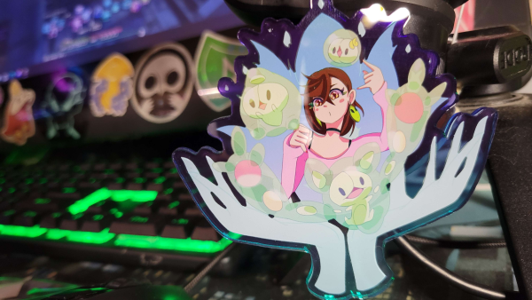 Momo Ayase and Reuniclus Colored Edge Acrylic Keychain