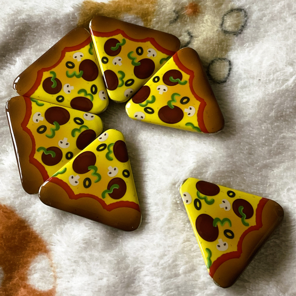 pizza slice button pin