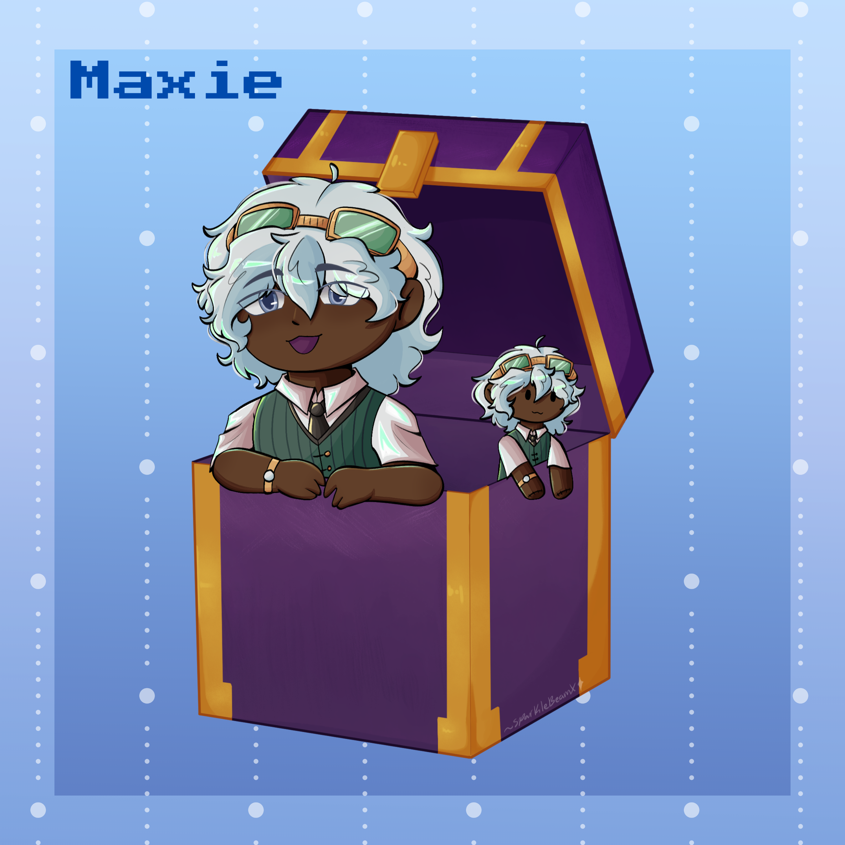 Maxie Chest Charm